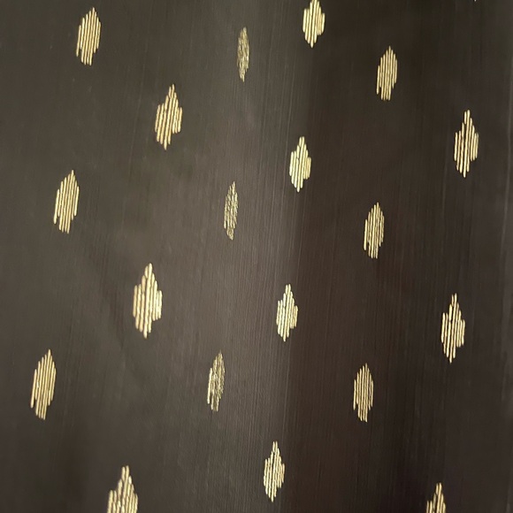 Blousology blouse in black and gold. Size L. - Picture 3 of 6